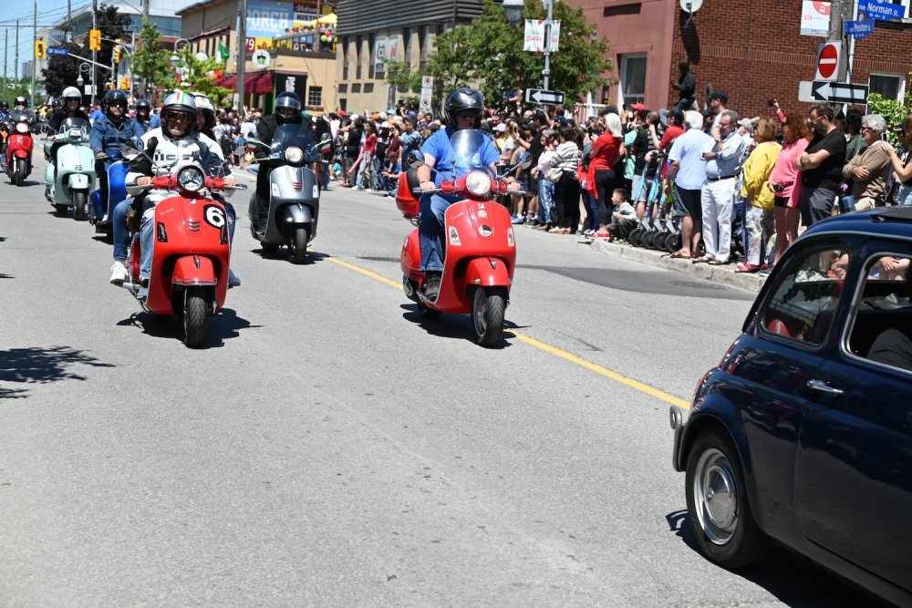 parade-127