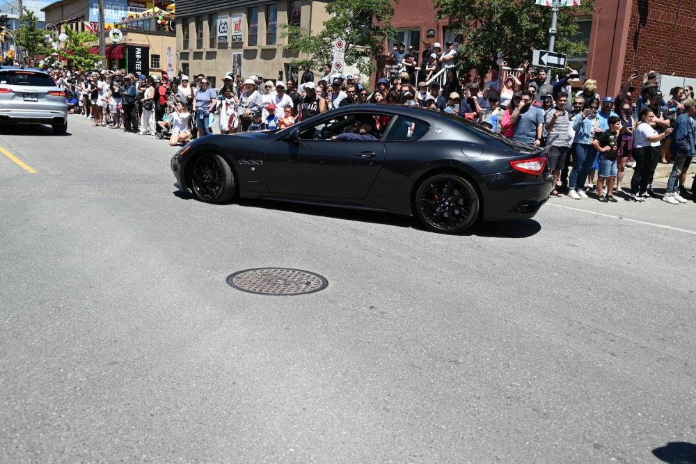 parade-77